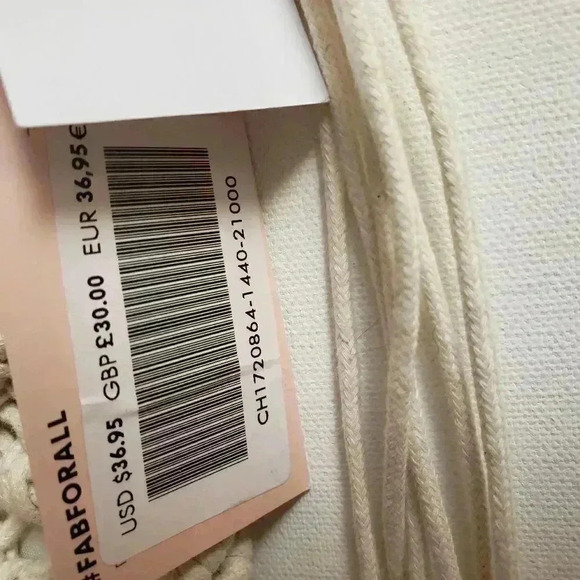 Just Fab cream color macrame clutch New with tags - Picture 3 of 4